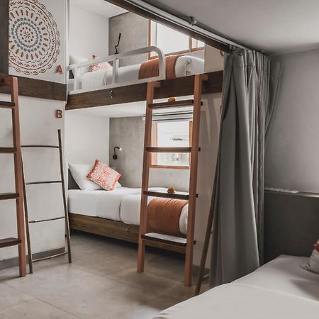 Roomates Surf Camp Canggu By Ini Vie Hospitality Exterior foto