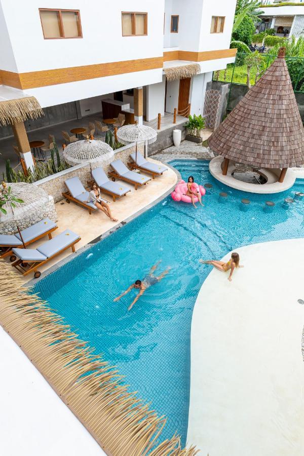 Roomates Surf Camp Canggu By Ini Vie Hospitality Exterior foto