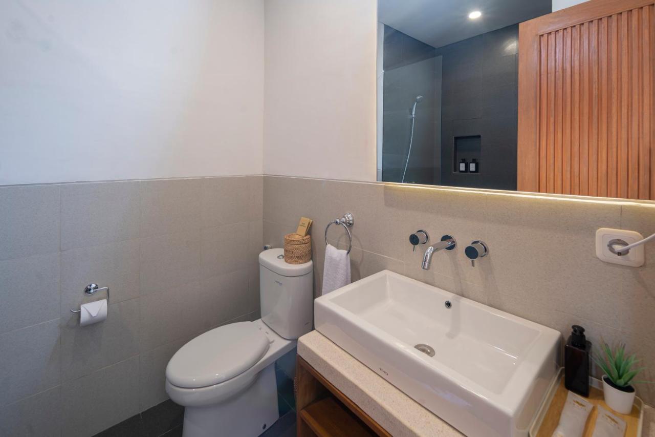 Roomates Surf Camp Canggu By Ini Vie Hospitality Exterior foto