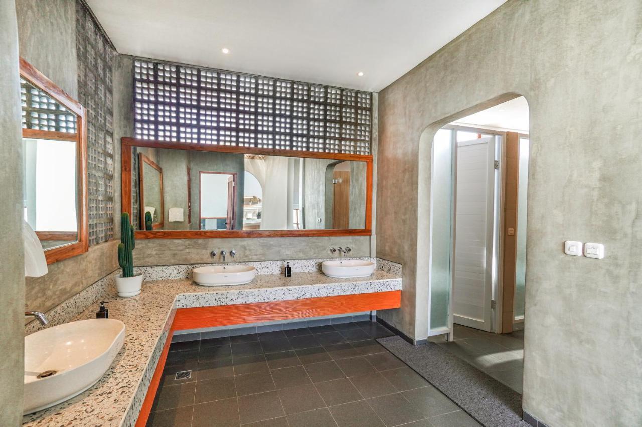 Roomates Surf Camp Canggu By Ini Vie Hospitality Exterior foto