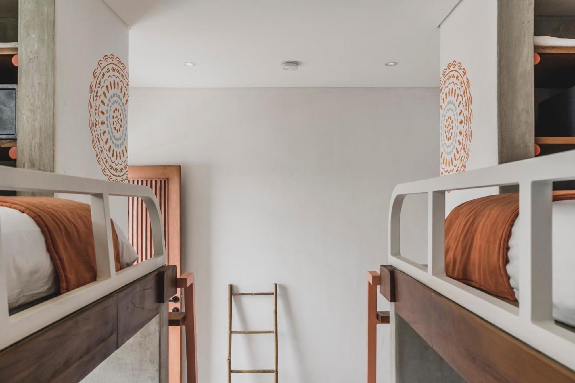 Roomates Surf Camp Canggu By Ini Vie Hospitality Exterior foto