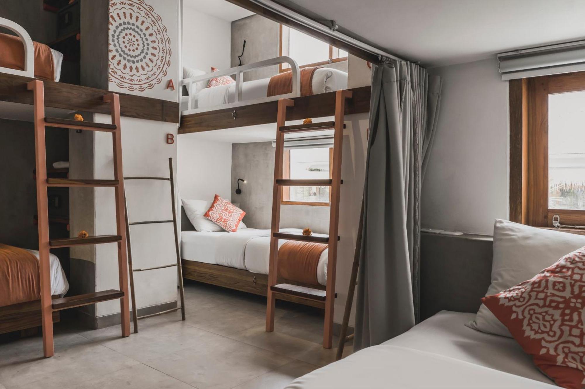 Roomates Surf Camp Canggu By Ini Vie Hospitality Exterior foto