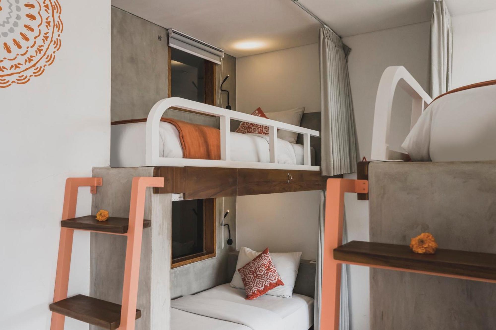 Roomates Surf Camp Canggu By Ini Vie Hospitality Exterior foto