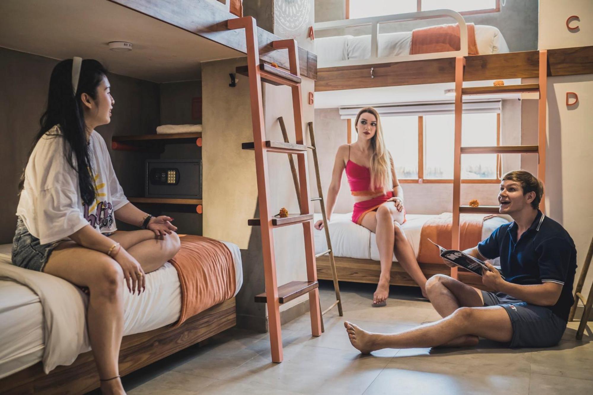 Roomates Surf Camp Canggu By Ini Vie Hospitality Exterior foto