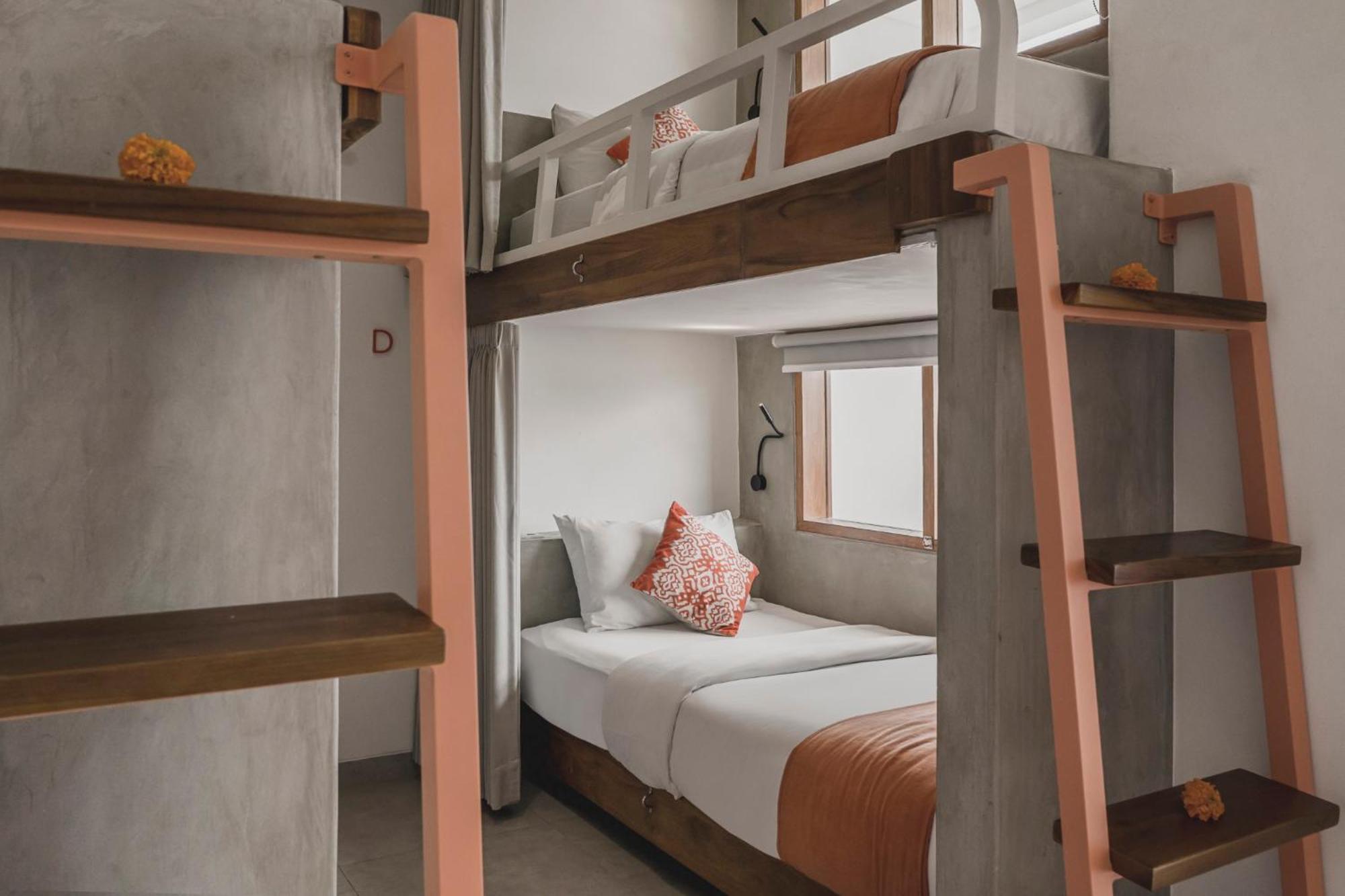 Roomates Surf Camp Canggu By Ini Vie Hospitality Exterior foto